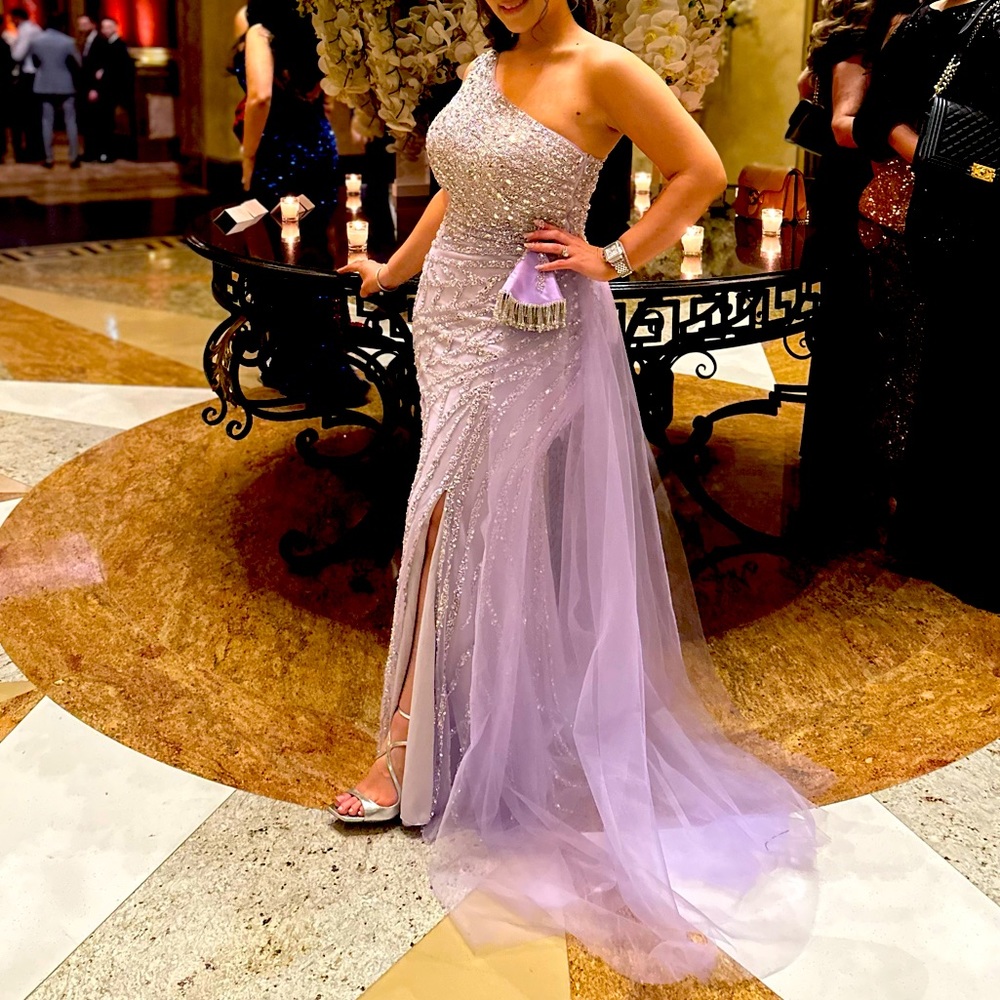 Elegant One-Shoulder Stone-Embellished Dress – Perfect for Formal Events